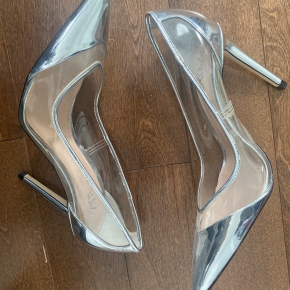 Never worn silver Zara pumps - Picture 2 of 3